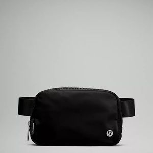 Lululemon everywhere belt bag